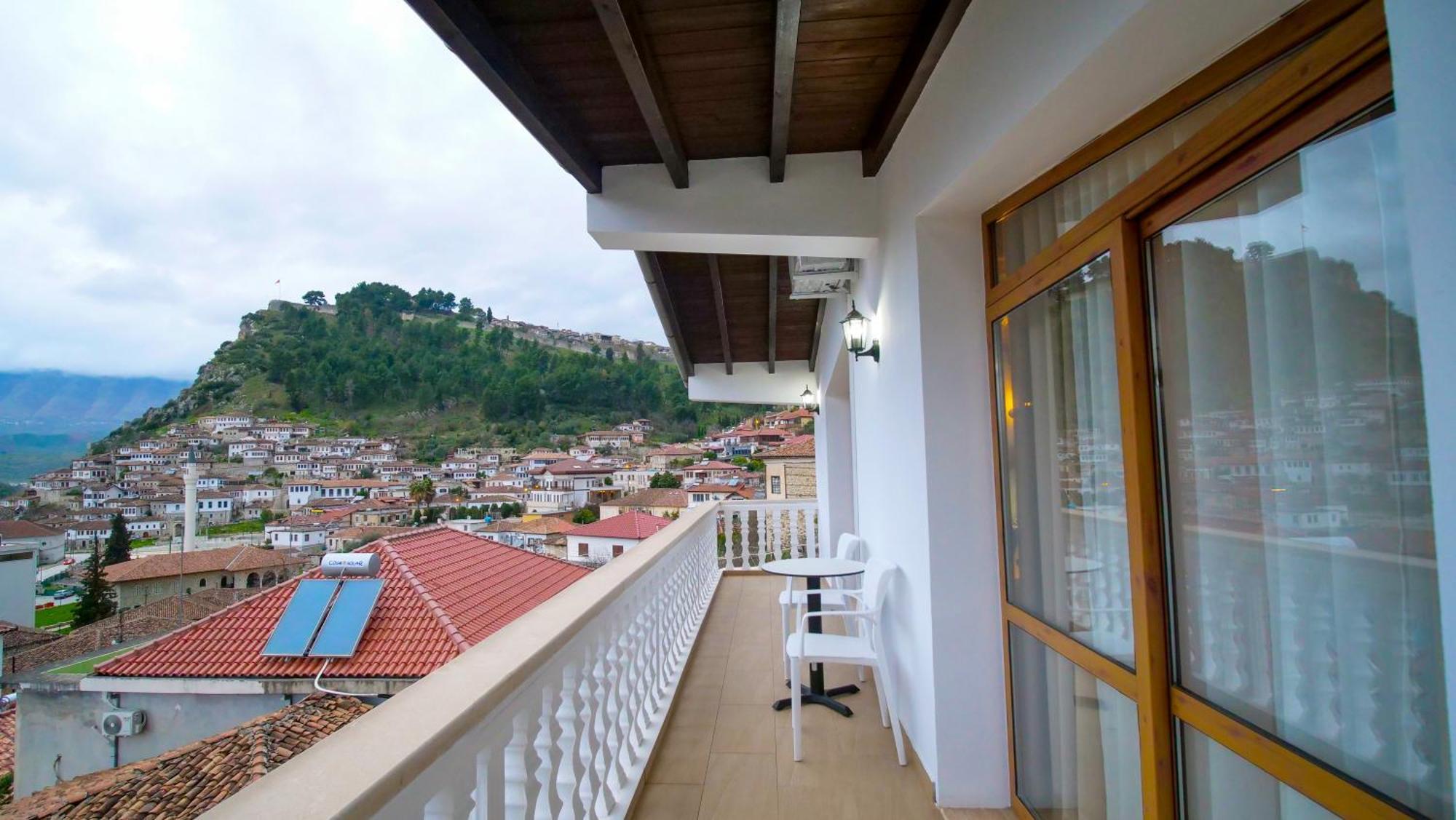 Vila Malasi Berat Exteriör bild