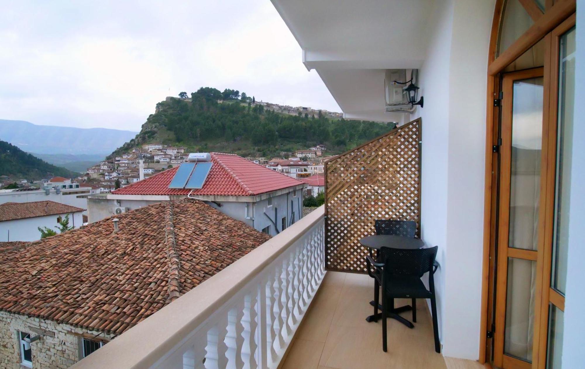 Vila Malasi Berat Exteriör bild